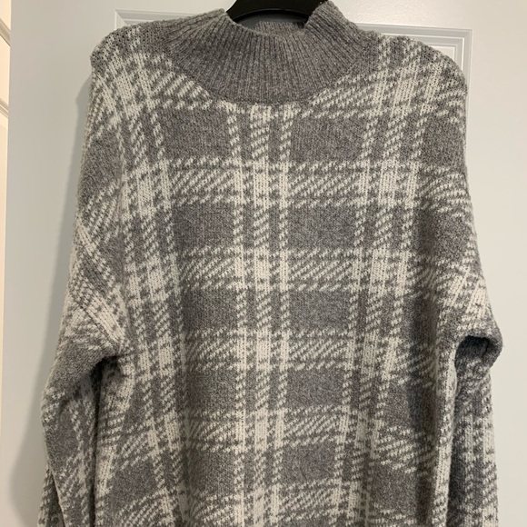 Women’s a.n.a Pullover Sweater - Picture 1 of 5